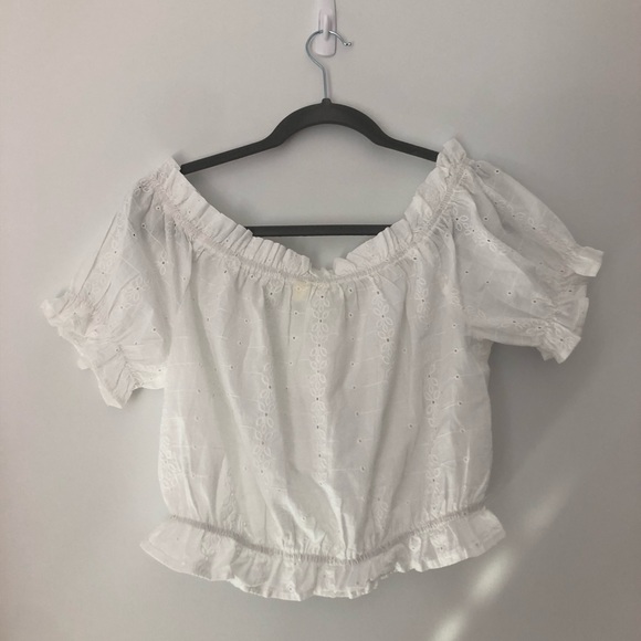 White lace crop top! - Picture 4 of 4